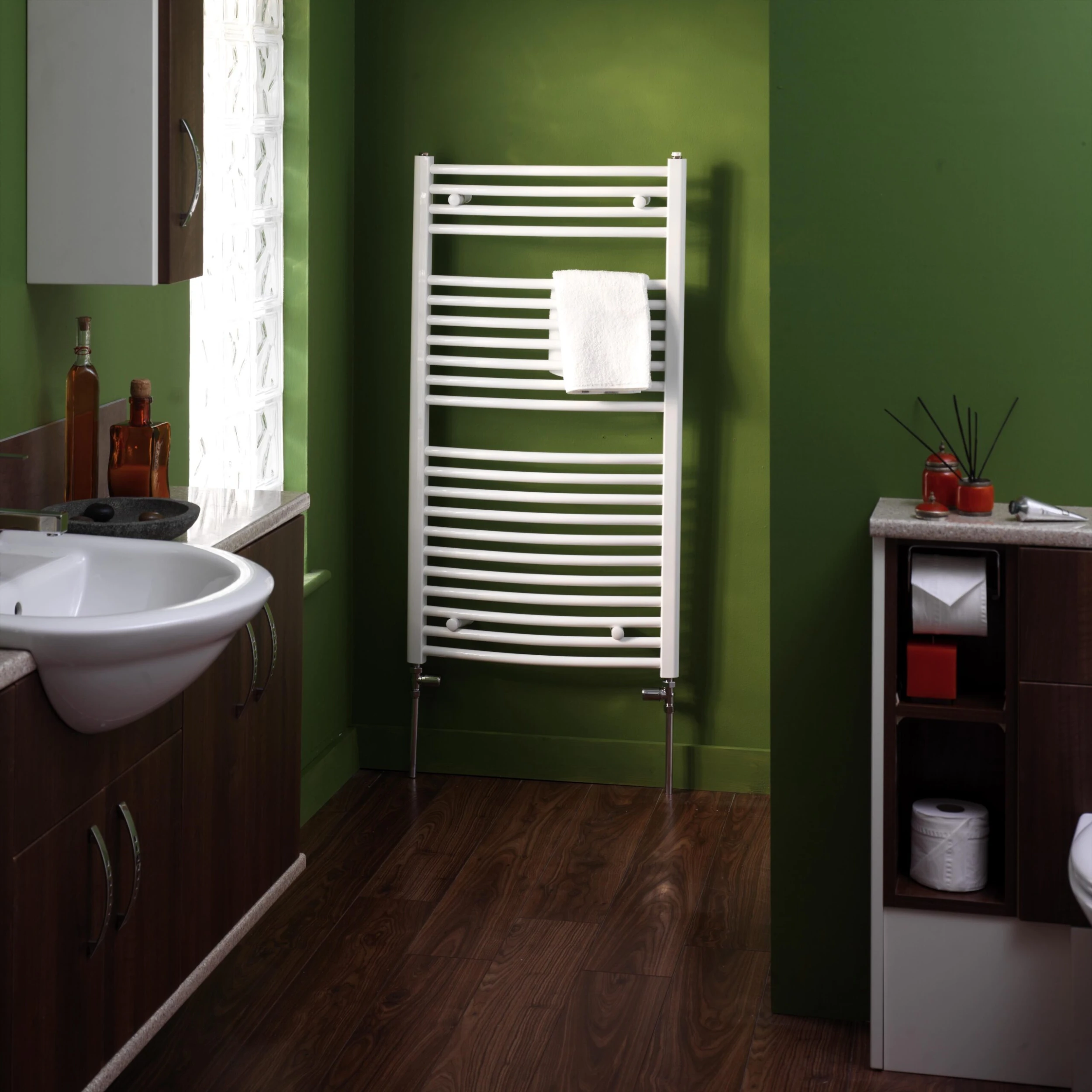 Eastbrook Biava Multirail Verticale Gebogen Verwarming 119x75cm Wit 686 Watt