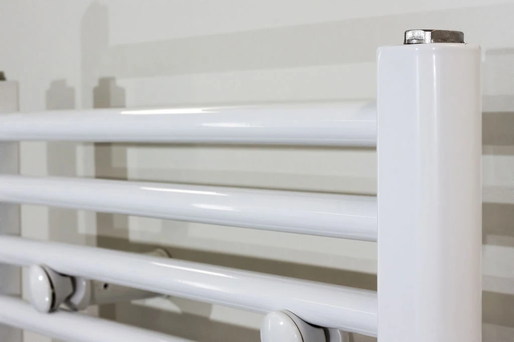 Sanigoods Base Handdoek Radiator 180x40 699 Watt MO Aansluiting Wit - Afbeelding 3